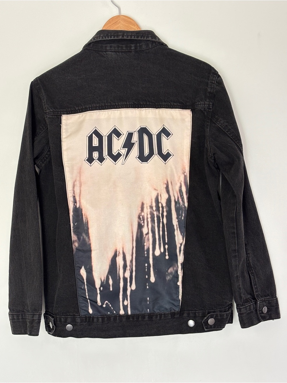 AC/DC Band Denim Black Jean Jacket With Stamp on the Back - Size Small  E16